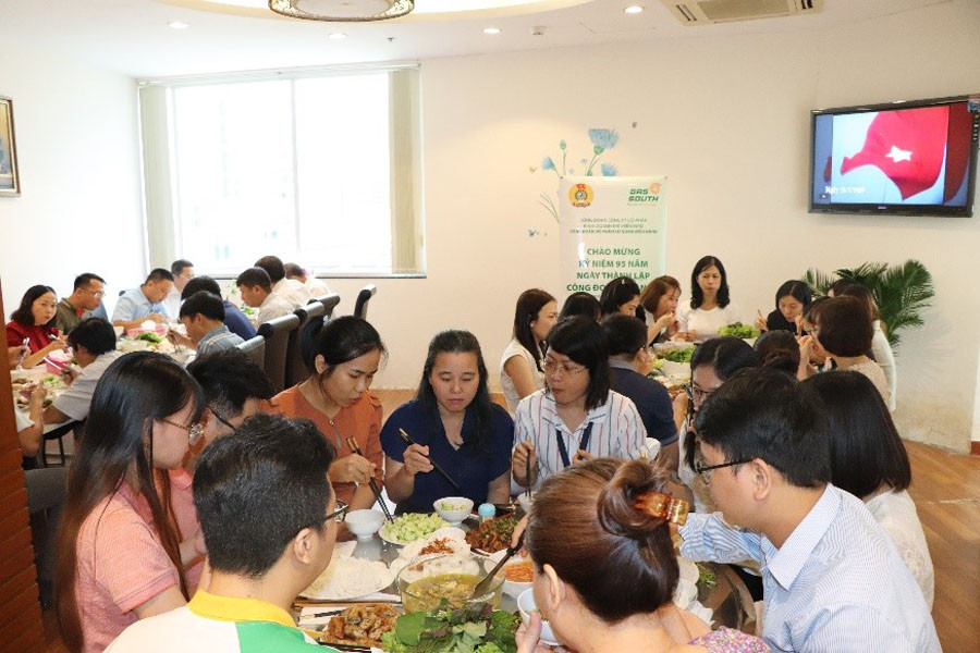 Bữa cơm Công đoàn