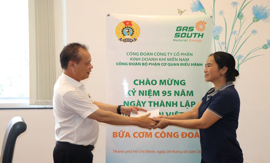 Bữa cơm Công đoàn